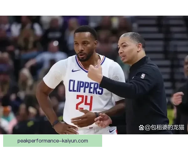 金玟哉与范戴克表现相似，均展现出出色的防守能力与稳定状态