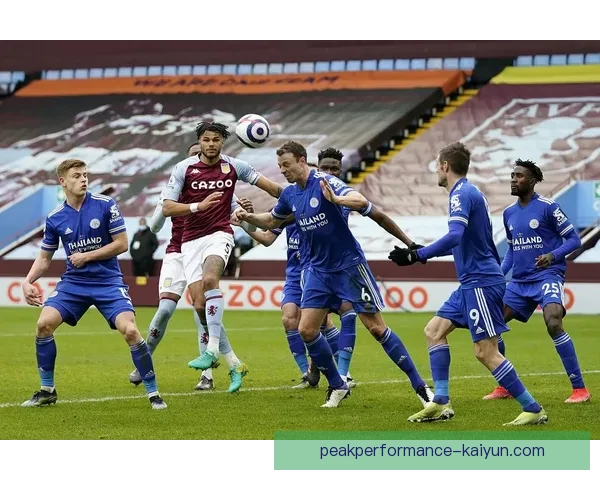 斯通斯在本赛季展现出技术全面性，助力球队防线稳固表现值得关注