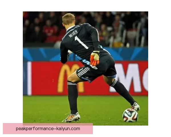 诺伊尔与库尔图瓦本赛季表现稳定，均为球队防线保驾护航。