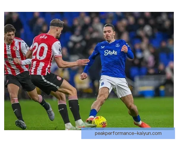 英超恩迪亚耶表现稳健，球队状态逐渐回暖引人关注