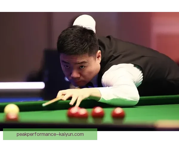 马尔蒂尼防守理念：位置感与预判为核心，强调冷静阅读比赛格